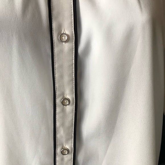 Express Blouse - Picture 3 of 5